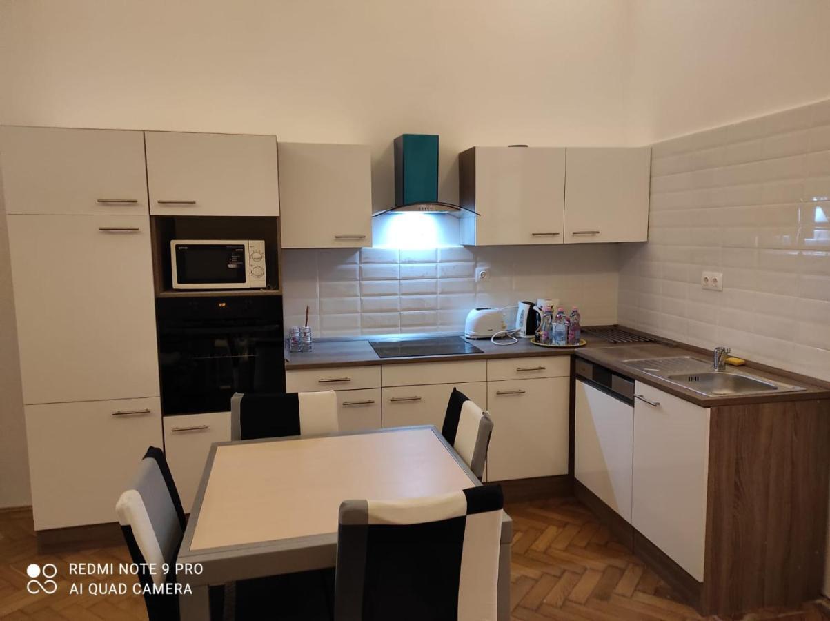 Zonaflat - Opera Apartment Будапеща Екстериор снимка